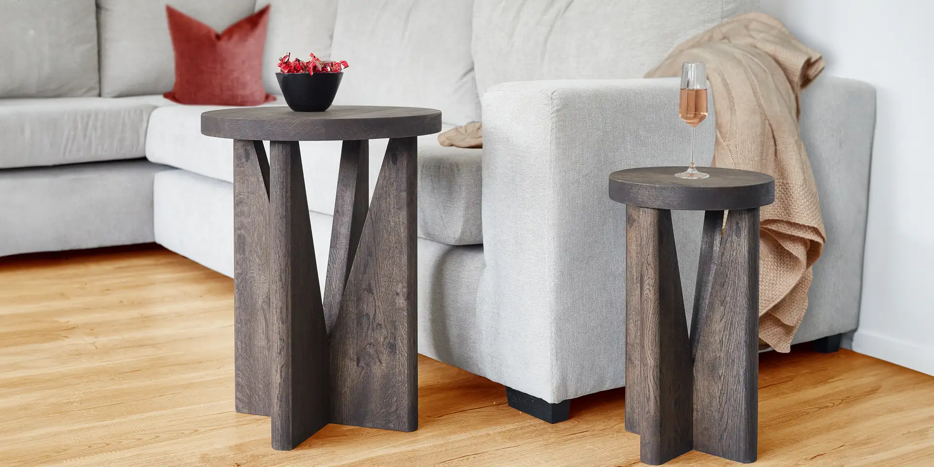 Mic mobilier lemn masiv Montana Campeni